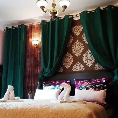 Central Apartments بوزنان
