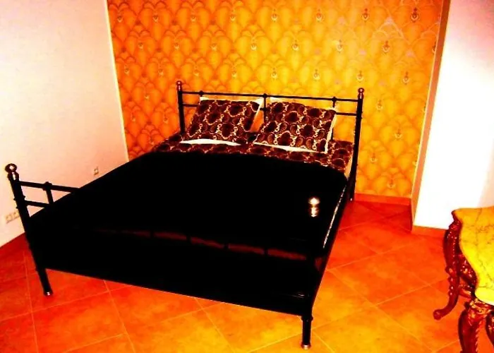 Central Apartments *